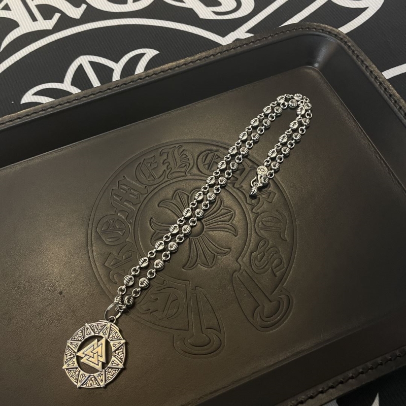Ch**me He**ts necklaces